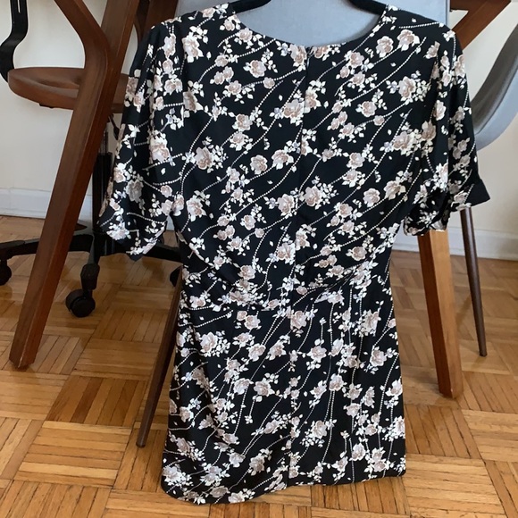 Like new black floral romper with cutout - Picture 3 of 4